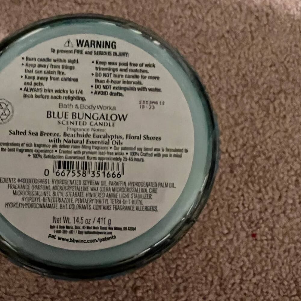 New Bath & Body Works Blue Bungalow 3 wick candle - Picture 4 of 5